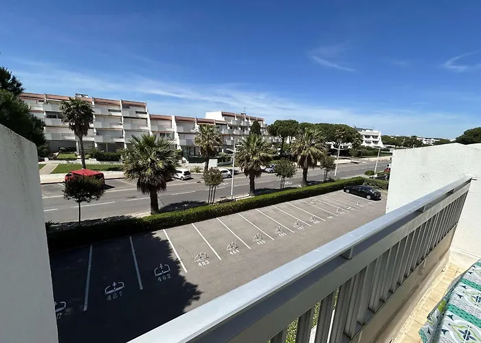 2 Pieces Avec Climatisation, 2 Terrasses Et Acces Direct Au Port - - Fr-1-250-96 * Ле-Гро-дю-Руа